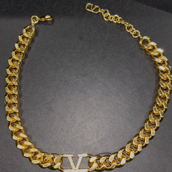 V Valentino Gold tone Cuban Choker Iconic “V” embedded w/clear Crystals - Picture 3 of 5